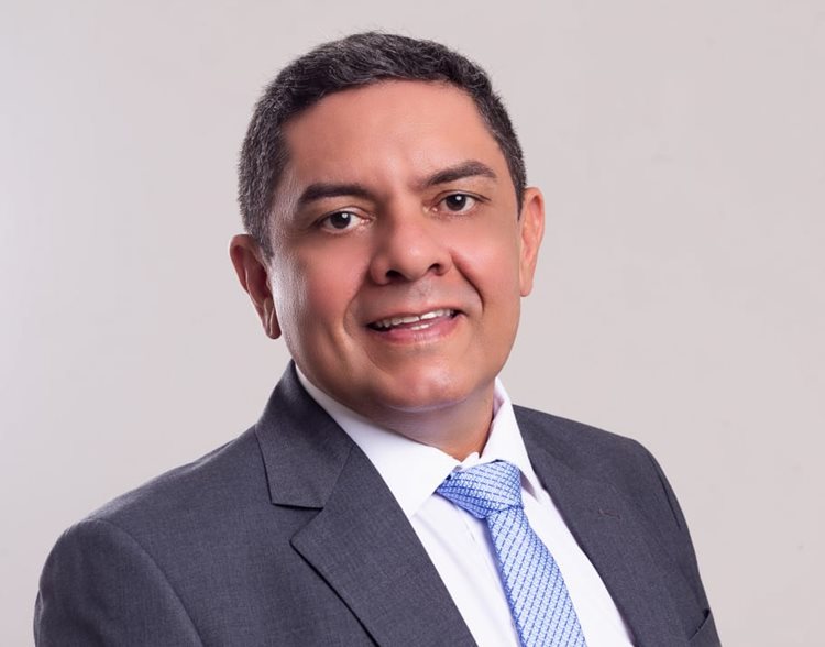 Prefeito Rinaldo Cipriano realiza pagamento do mês de Fevereiro aos servidores de Joca Claudino